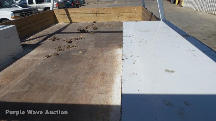 image for item DA0425 1999 Ford F450 Super Duty flatbed truck