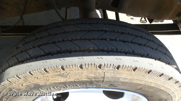 image for item DA0425 1999 Ford F450 Super Duty flatbed truck