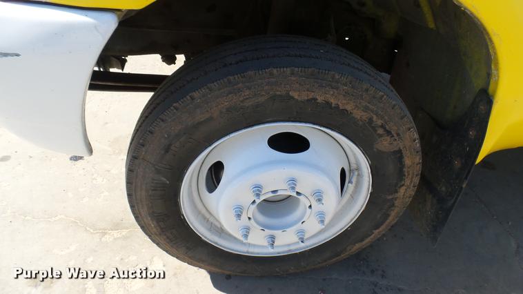 image for item DA0425 1999 Ford F450 Super Duty flatbed truck