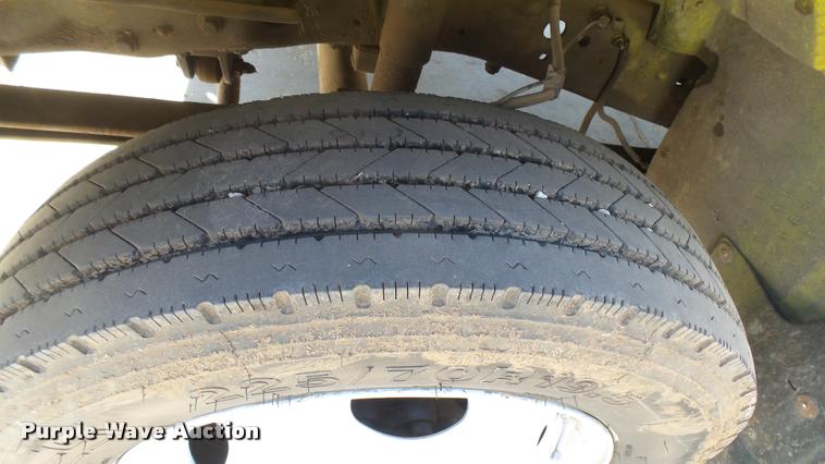 image for item DA0425 1999 Ford F450 Super Duty flatbed truck