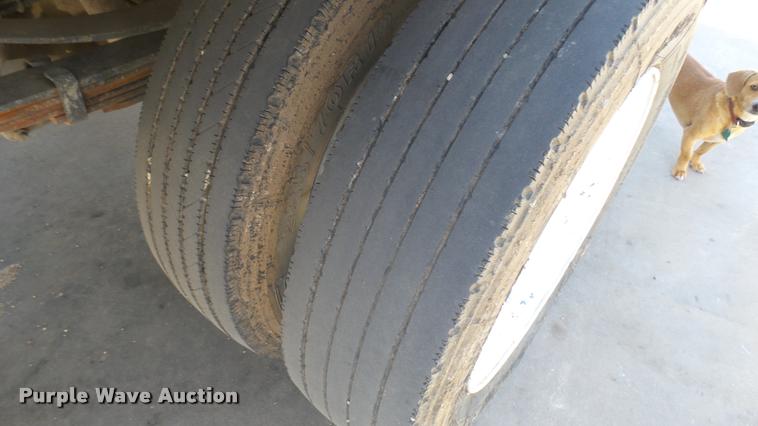 image for item DA0425 1999 Ford F450 Super Duty flatbed truck