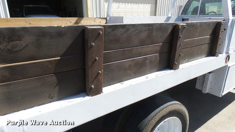 image for item DA0425 1999 Ford F450 Super Duty flatbed truck