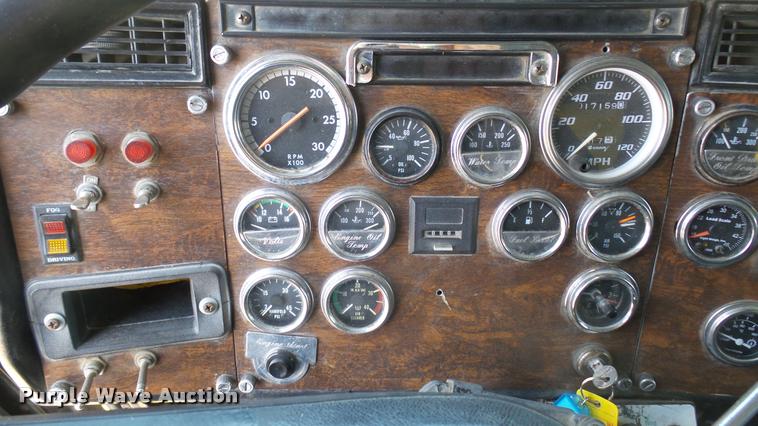 image for item DA0426 1987 Peterbilt 377 dump truck