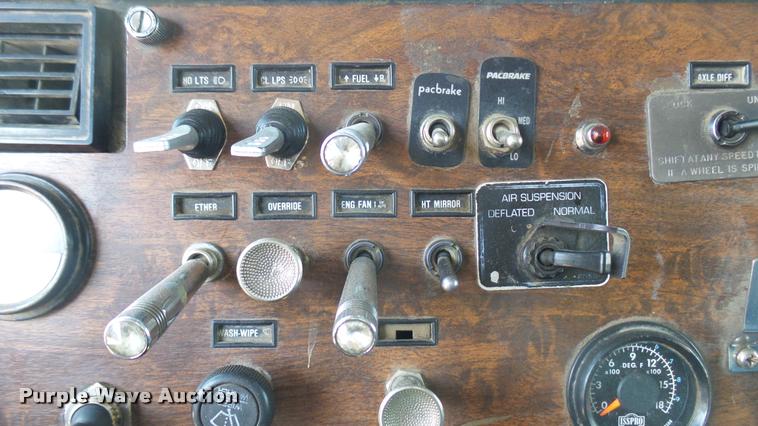 image for item DA0426 1987 Peterbilt 377 dump truck