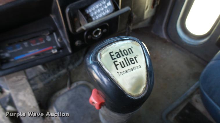 image for item DA0426 1987 Peterbilt 377 dump truck