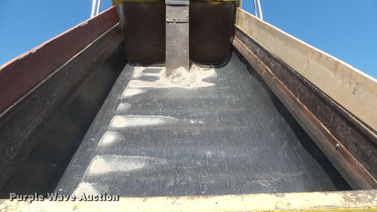 image for item DA0426 1987 Peterbilt 377 dump truck