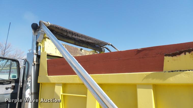 image for item DA0426 1987 Peterbilt 377 dump truck