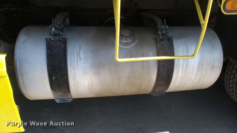 image for item DA0426 1987 Peterbilt 377 dump truck