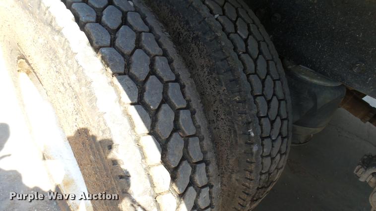 image for item DA0426 1987 Peterbilt 377 dump truck