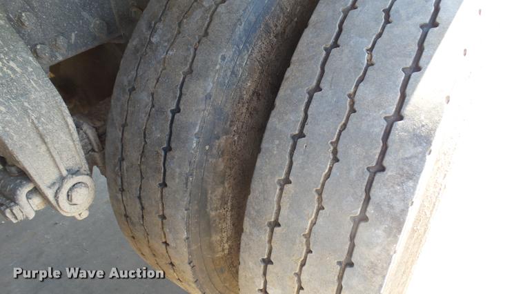 image for item DA0426 1987 Peterbilt 377 dump truck