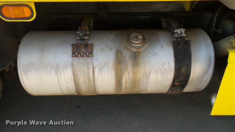 image for item DA0426 1987 Peterbilt 377 dump truck