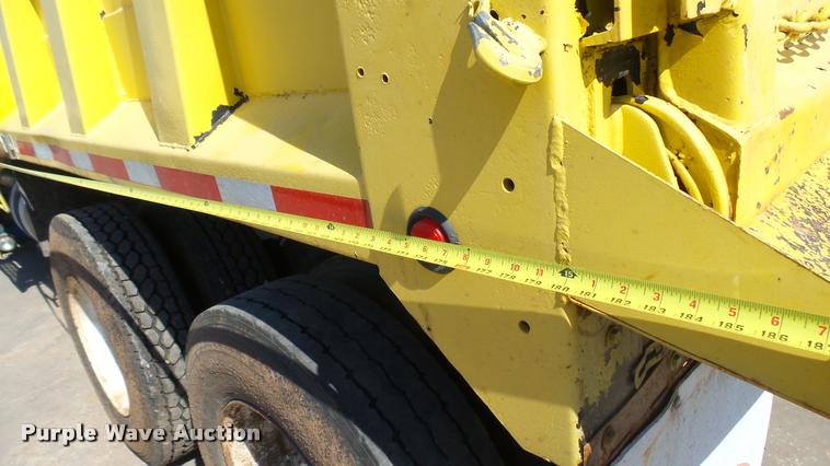 image for item DA0426 1987 Peterbilt 377 dump truck