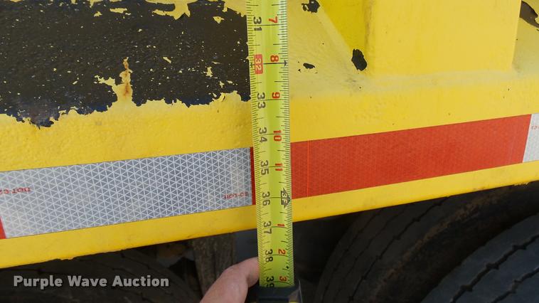 image for item DA0426 1987 Peterbilt 377 dump truck