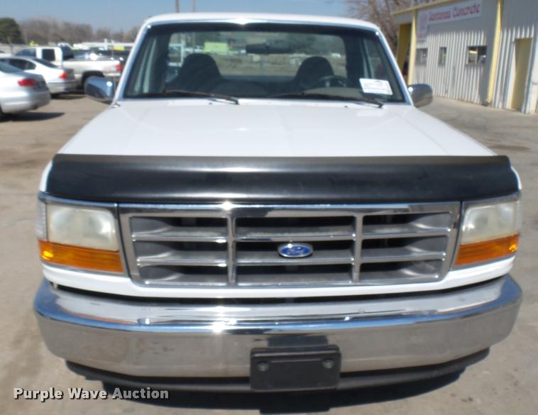 image for item DA0427 1996 Ford F150 pickup truck