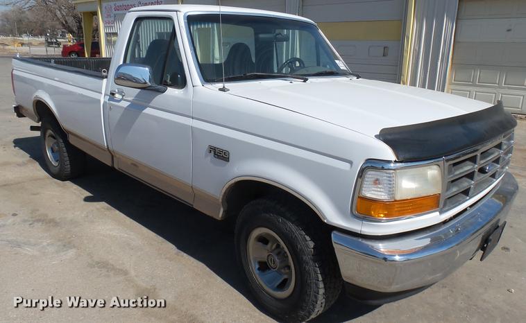image for item DA0427 1996 Ford F150 pickup truck