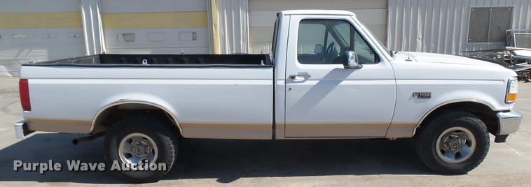 image for item DA0427 1996 Ford F150 pickup truck