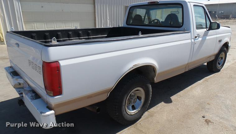 image for item DA0427 1996 Ford F150 pickup truck