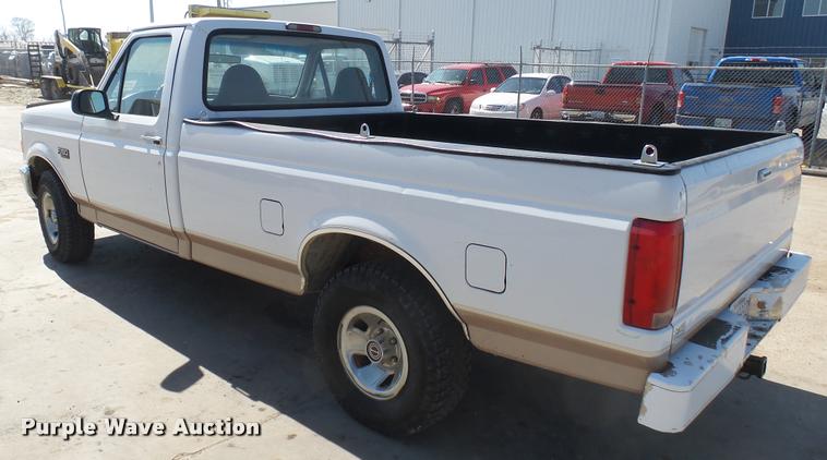 image for item DA0427 1996 Ford F150 pickup truck