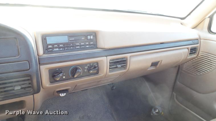 image for item DA0427 1996 Ford F150 pickup truck