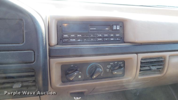 image for item DA0427 1996 Ford F150 pickup truck