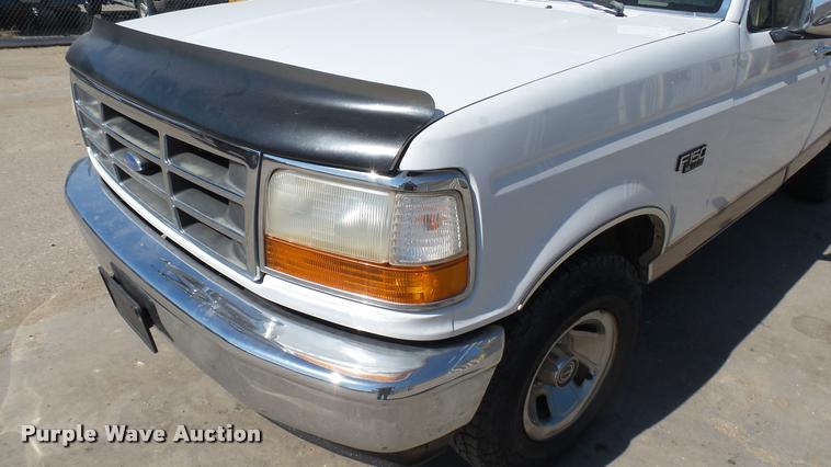 image for item DA0427 1996 Ford F150 pickup truck