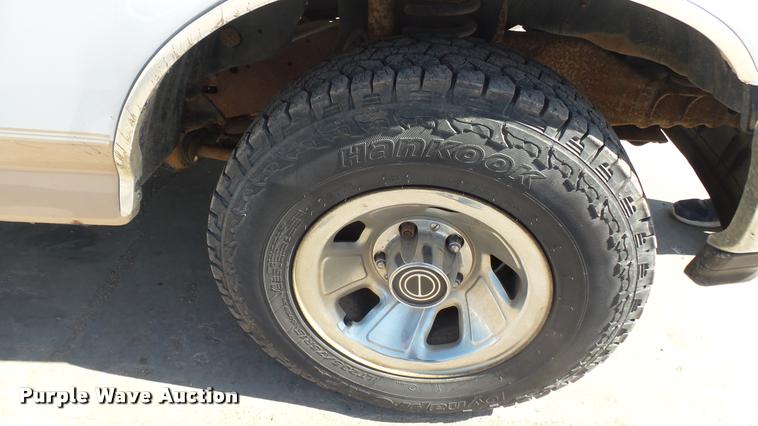 image for item DA0427 1996 Ford F150 pickup truck