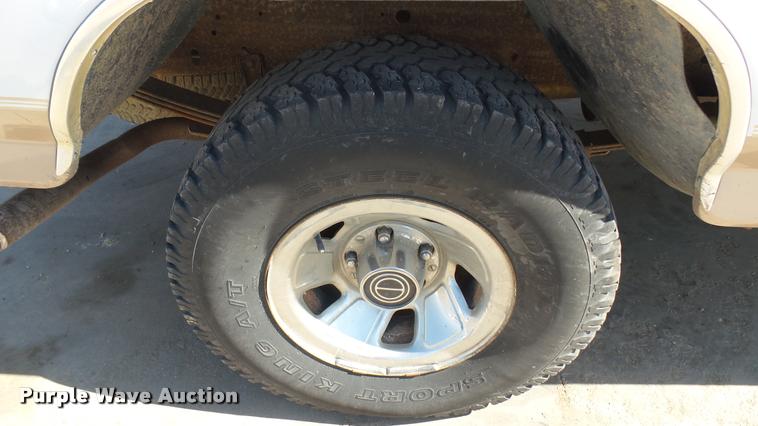 image for item DA0427 1996 Ford F150 pickup truck