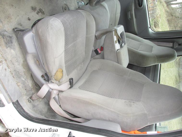 image for item DA0557 2002 Ford F150 XL pickup truck