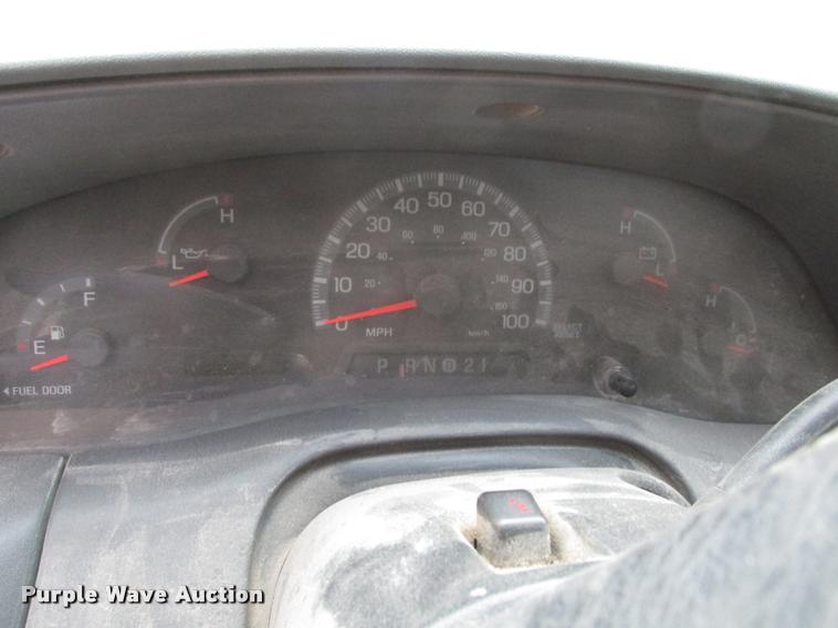 image for item DA0557 2002 Ford F150 XL pickup truck