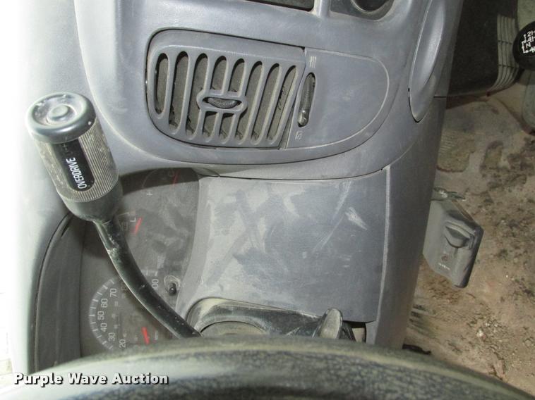 image for item DA0557 2002 Ford F150 XL pickup truck