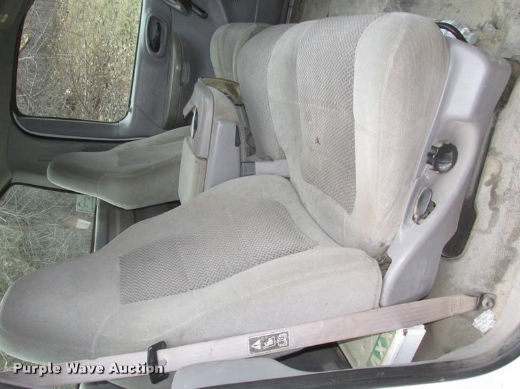 image for item DA0557 2002 Ford F150 XL pickup truck