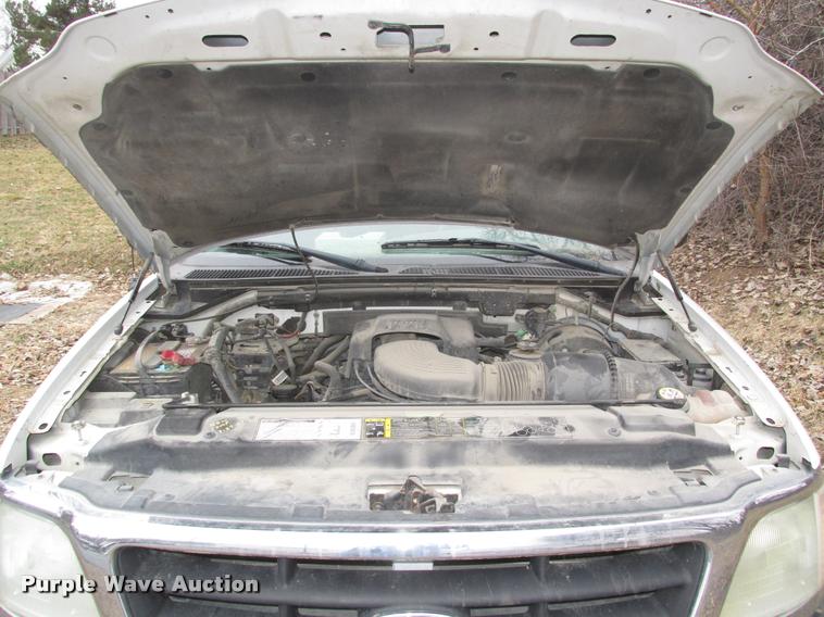 image for item DA0557 2002 Ford F150 XL pickup truck