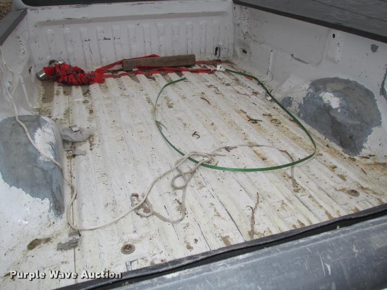 image for item DA0557 2002 Ford F150 XL pickup truck