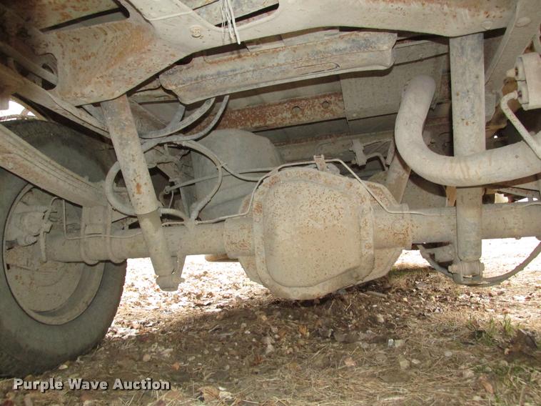 image for item DA0557 2002 Ford F150 XL pickup truck