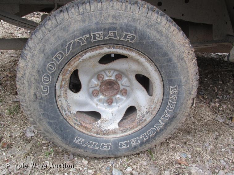 image for item DA0557 2002 Ford F150 XL pickup truck