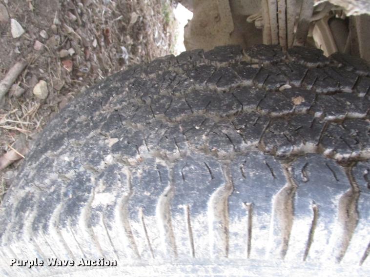 image for item DA0557 2002 Ford F150 XL pickup truck