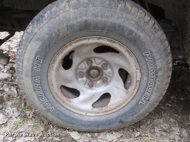 image for item DA0557 2002 Ford F150 XL pickup truck