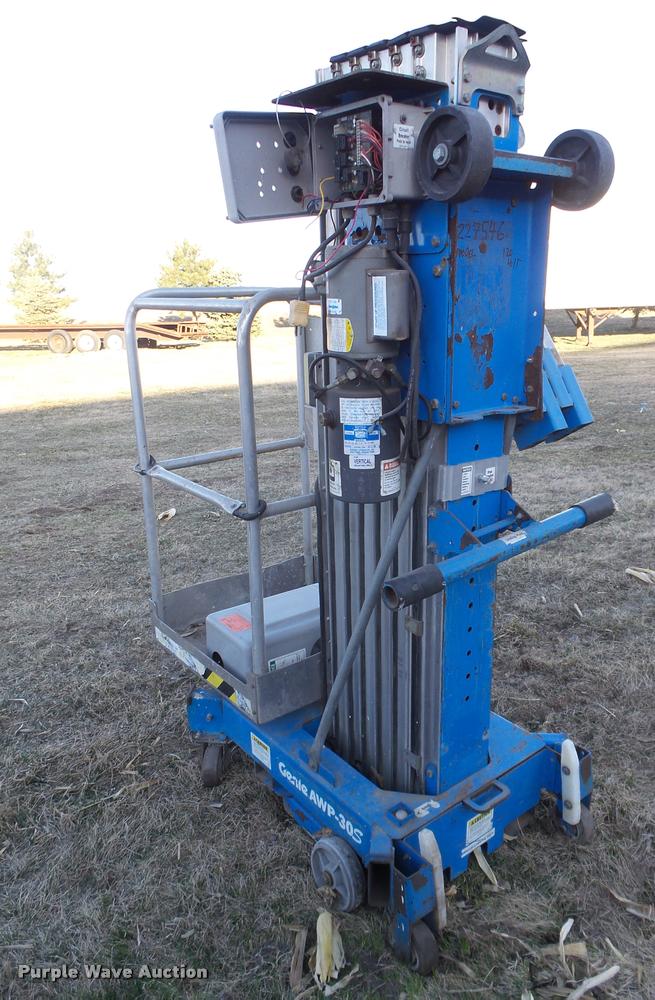 image for item DA0584 Genie 30AWP vertical lift