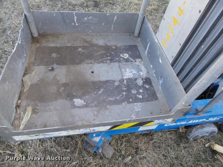 image for item DA0584 Genie 30AWP vertical lift