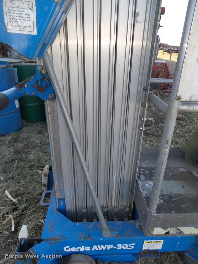 image for item DA0584 Genie 30AWP vertical lift