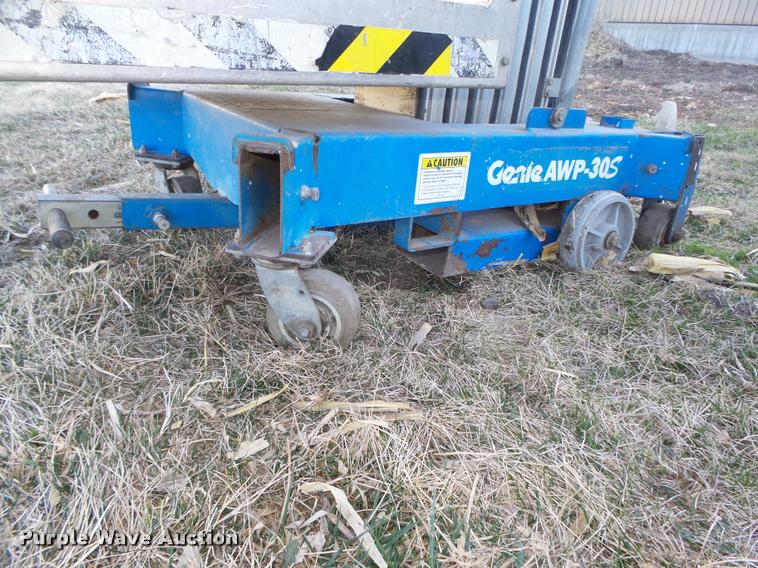 image for item DA0584 Genie 30AWP vertical lift