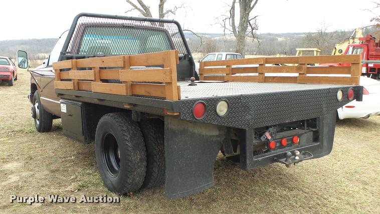 image for item DA2541 1993 Chevrolet Silverado 3500 flatbed pickup truck