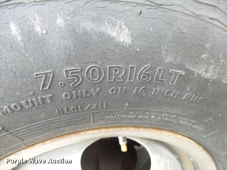 image for item DA2541 1993 Chevrolet Silverado 3500 flatbed pickup truck