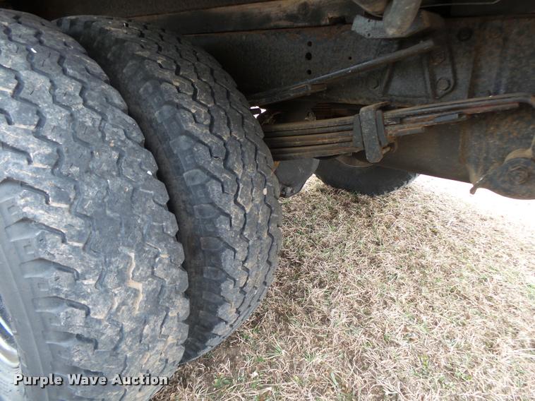 image for item DA2541 1993 Chevrolet Silverado 3500 flatbed pickup truck