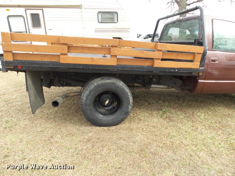 image for item DA2541 1993 Chevrolet Silverado 3500 flatbed pickup truck