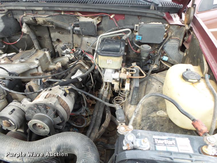 image for item DA2541 1993 Chevrolet Silverado 3500 flatbed pickup truck