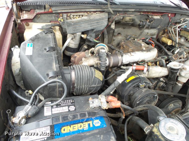 image for item DA2541 1993 Chevrolet Silverado 3500 flatbed pickup truck