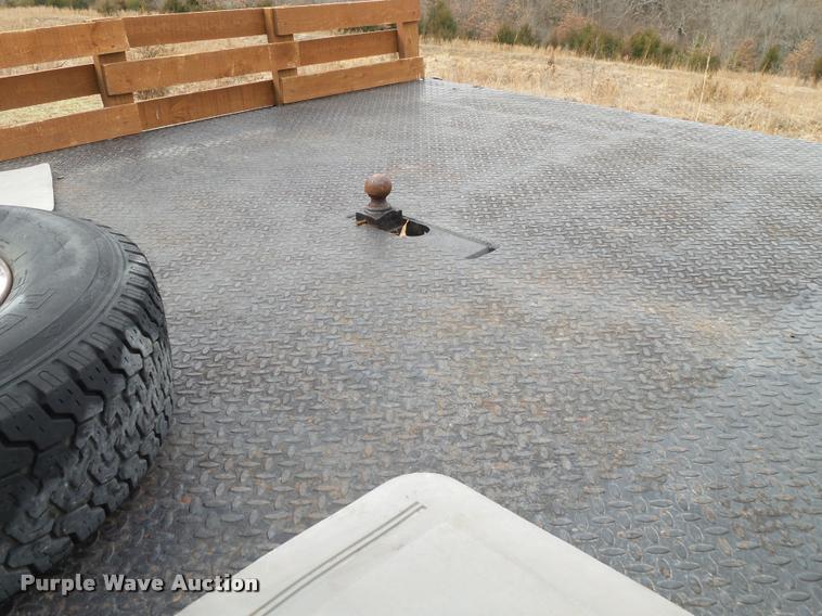 image for item DA2541 1993 Chevrolet Silverado 3500 flatbed pickup truck