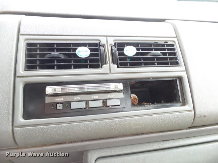 image for item DA2541 1993 Chevrolet Silverado 3500 flatbed pickup truck