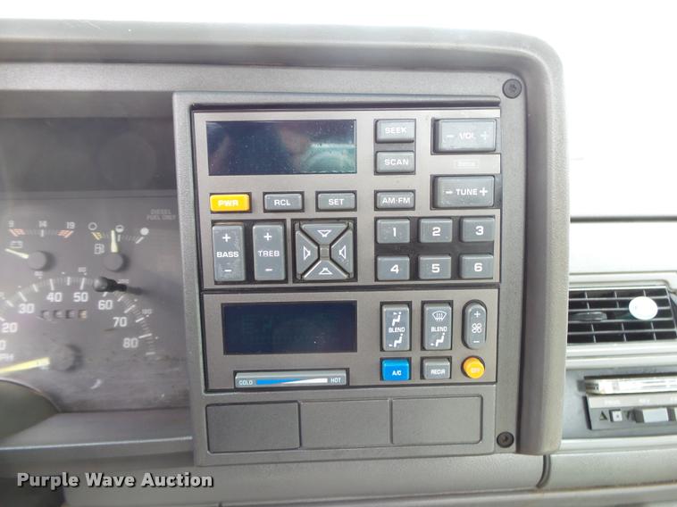 image for item DA2541 1993 Chevrolet Silverado 3500 flatbed pickup truck